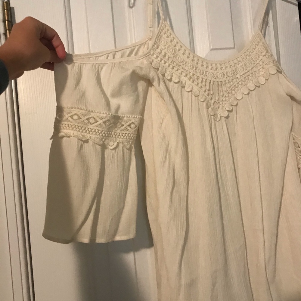 Open shoulder top
